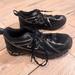 New Balance Kids Black and Silver Sneakers